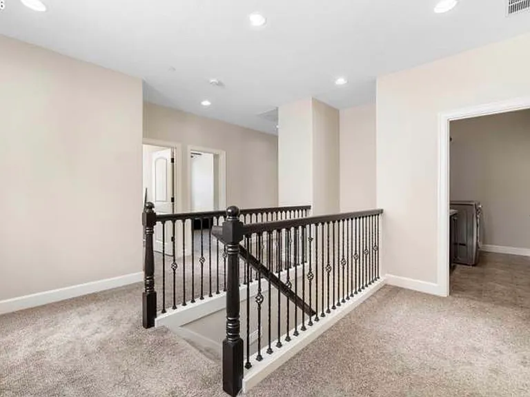 11379 NW Odeon Ln — Photo 9