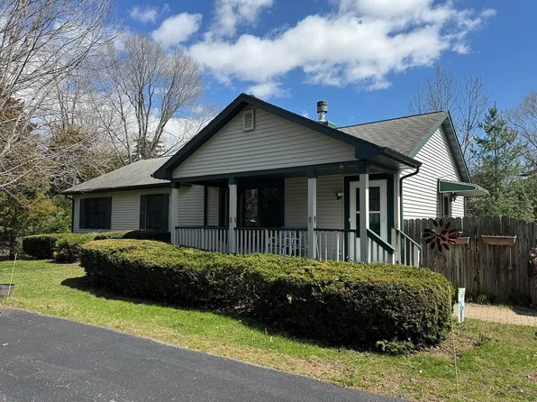 10293 Getz Rd, Mount Carroll, IL 61053