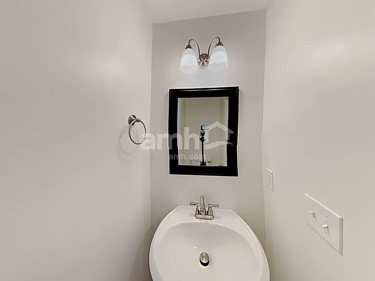 413 Village Way — Photo 6
