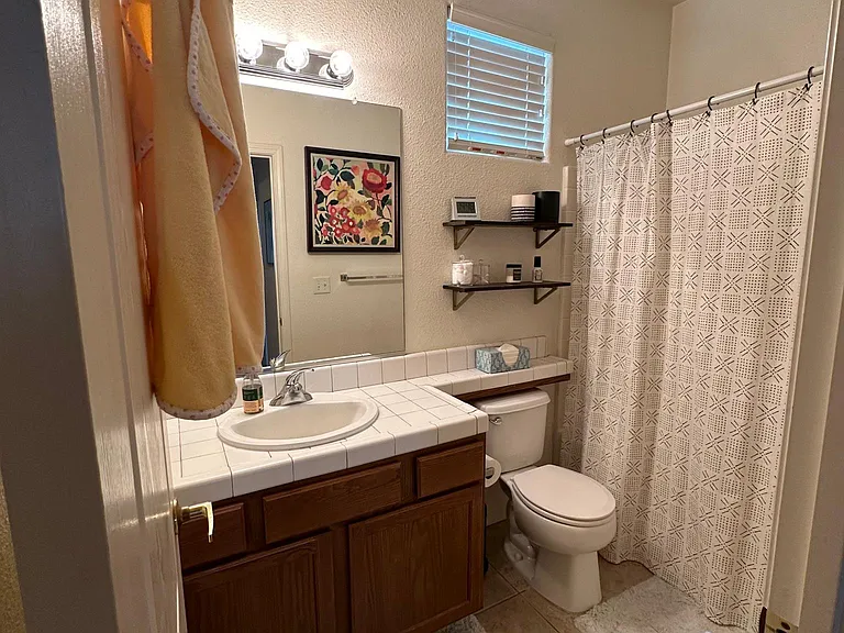 675 W Edinburgh Ln — Photo 9