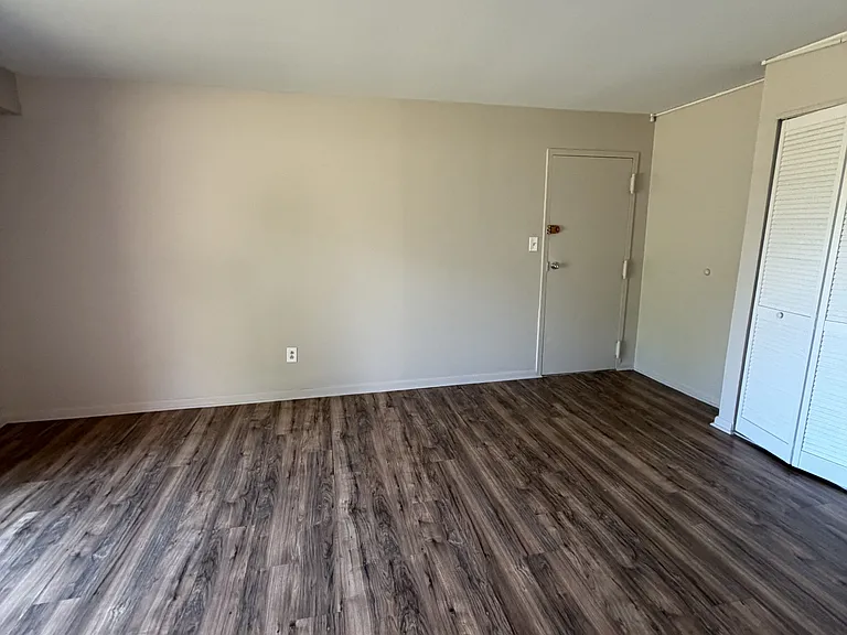 1014 Adams Ave N #1C-11C — Photo 3