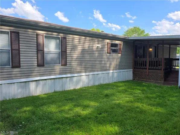 62 Redwood Dr, Beloit, OH 44609