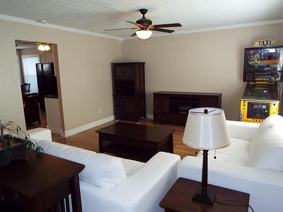 5th image of 1085 Crossbrook Blvd