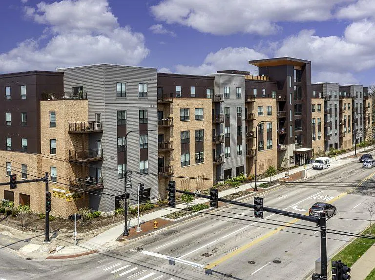 10 North Main — Photo 1