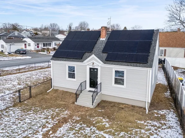 368 Read St, Somerset, MA 02726