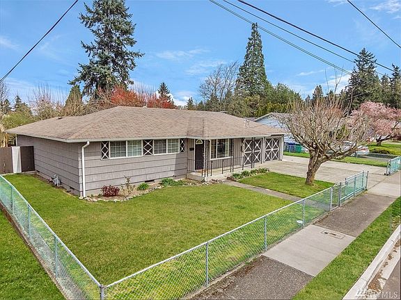 2nd image of 1235 25th St SE