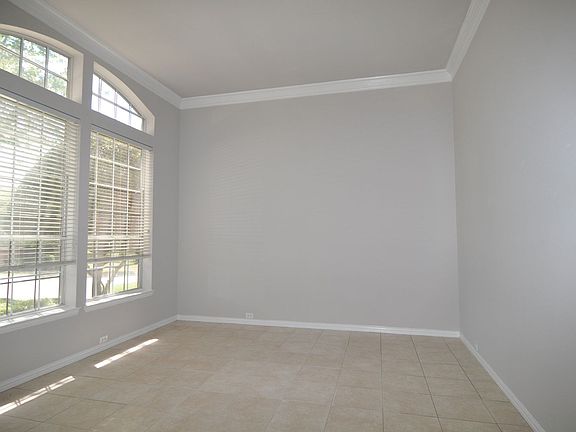 3rd image of 8405 Worthshire Dr
