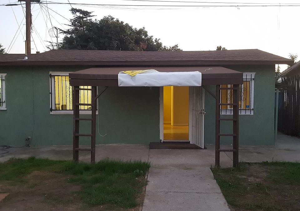 1st image of 748 W Century Blvd
