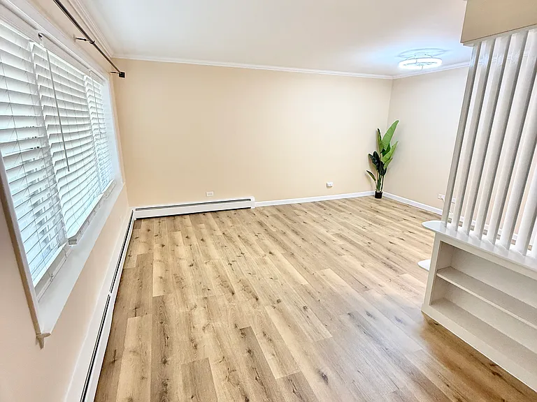 720 N Western Ave #4 — Photo 2