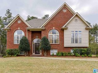818 Wood Trace Cir, Leeds, AL 35094