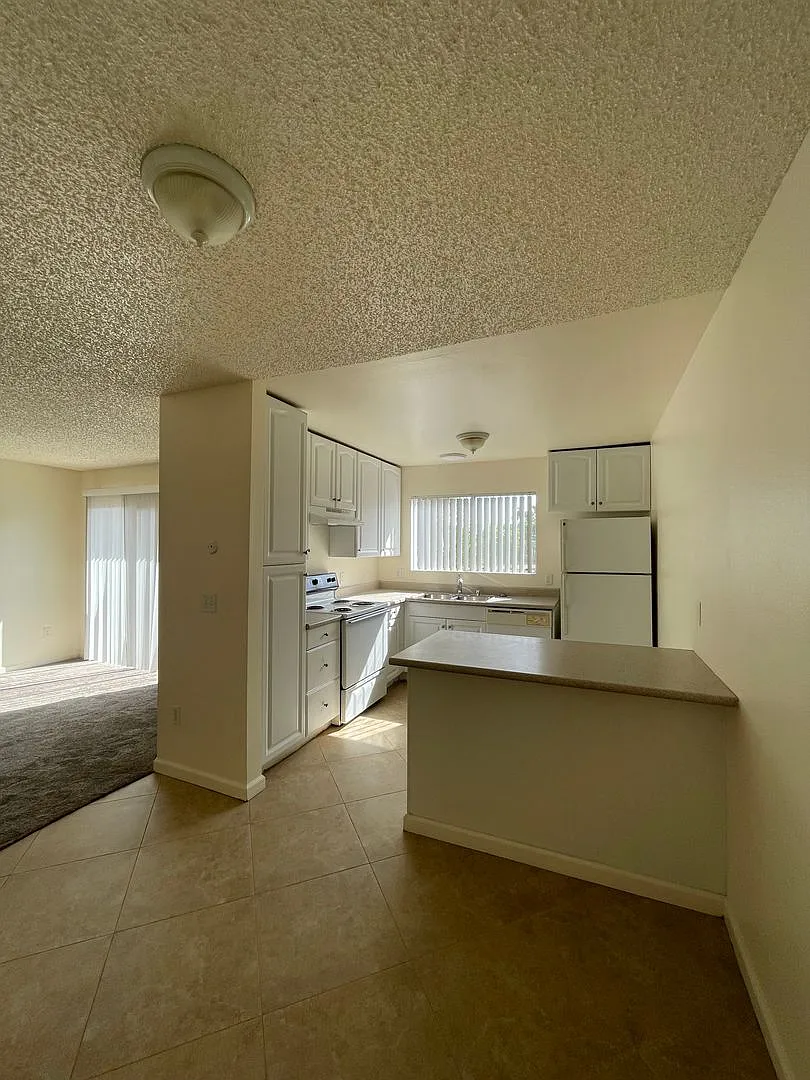 Building Photo - Mira Monte Apartments