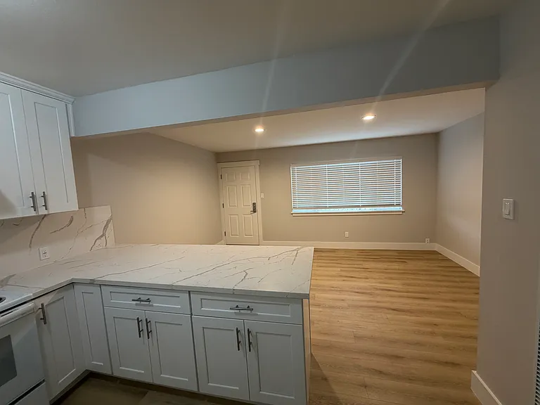 841 Solano Ave #8 — Photo 16