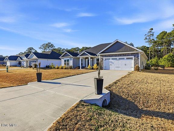 3rd image of 315 Plainfield Drive
