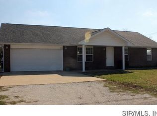 310 W Foster St, New Douglas, IL