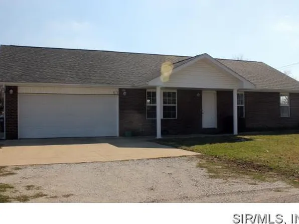 310 W Foster St, New Douglas, IL 62074