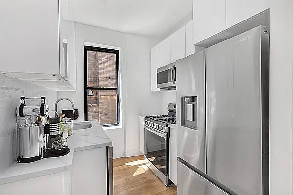 640 Ditmas Ave Brooklyn, NY, 11218 - Apartments for Rent | Zillow