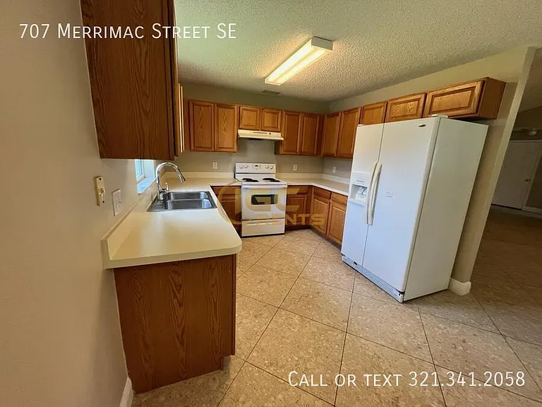 707 Merrimac St SE — Photo 6