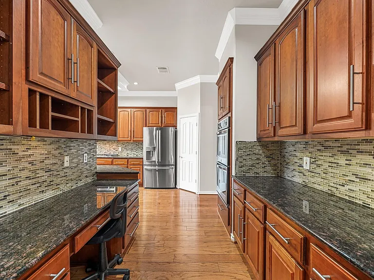 6118 Berwick Ln — Photo 13