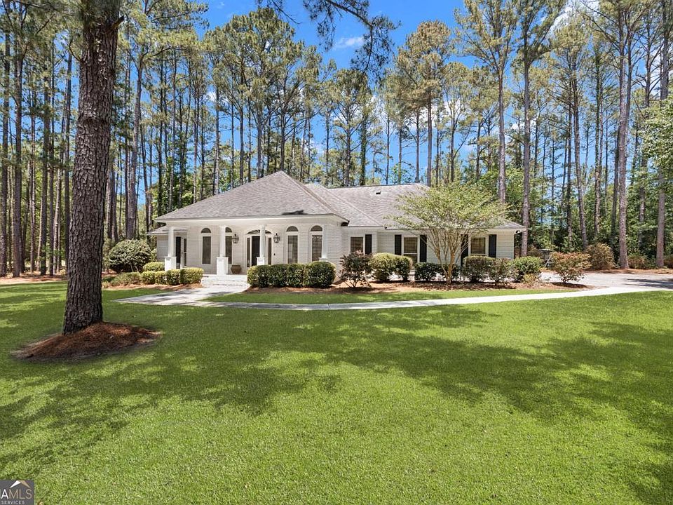 1st image of 101 Lancaster Point