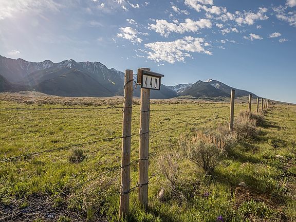 3rd image of 440 Highway 87