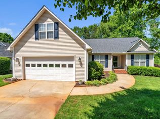 8 Pheasant Ridge Dr, Taylors, SC 29687