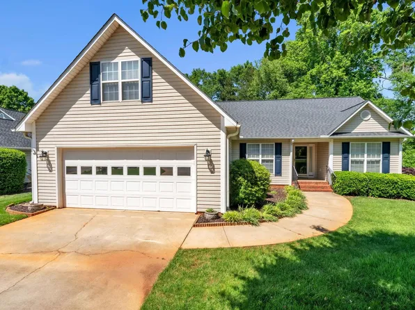 8 Pheasant Ridge Dr, Taylors, SC 29687