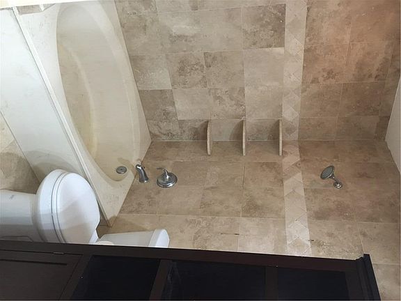 5th image of 3355 Emerald Oaks Dr #101