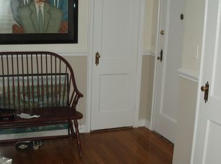 128 Woodside Grn APT 3B, Stamford, CT 06905
