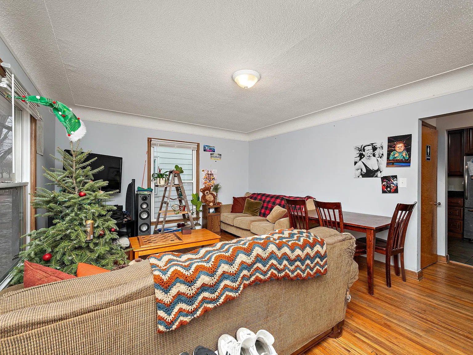 5 bed, 2600 sqft, $3,000 — Photo 3
