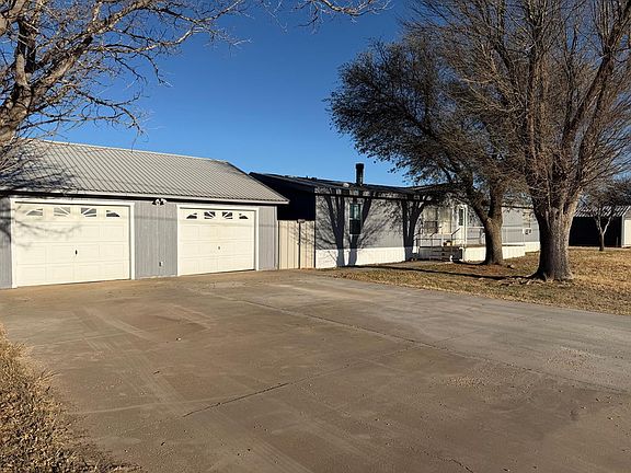 3rd image of 605 SE County Rd #2301