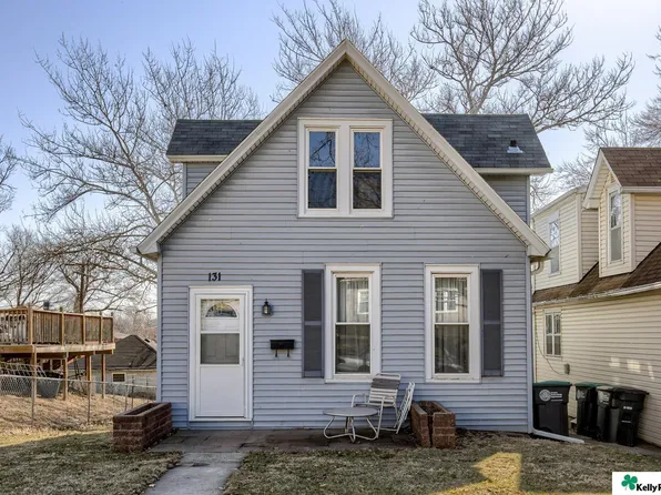 131 N 37th St, Omaha, NE 68131