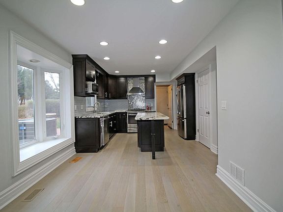 2nd image of 2609 Arrowwood Ln
