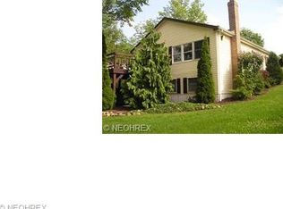 11214 Diehl Lake Dr, Berlin Center, OH 44401