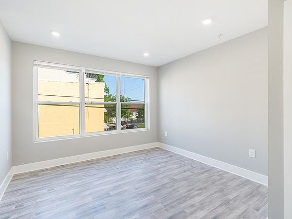 5th image of 2500-02 N Mascher St #6