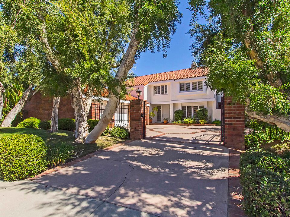 1st image of 23338 Park Hacienda