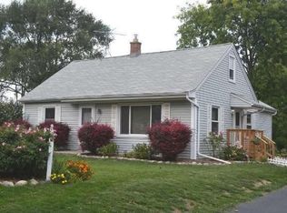220 E Susan Dr, Oak Creek, WI 53154