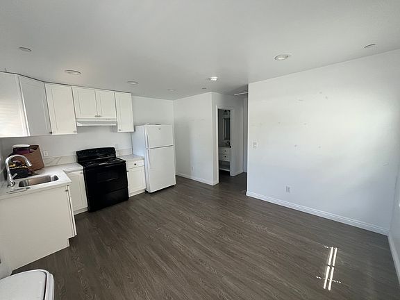 2nd image of 548 Higuera St #A