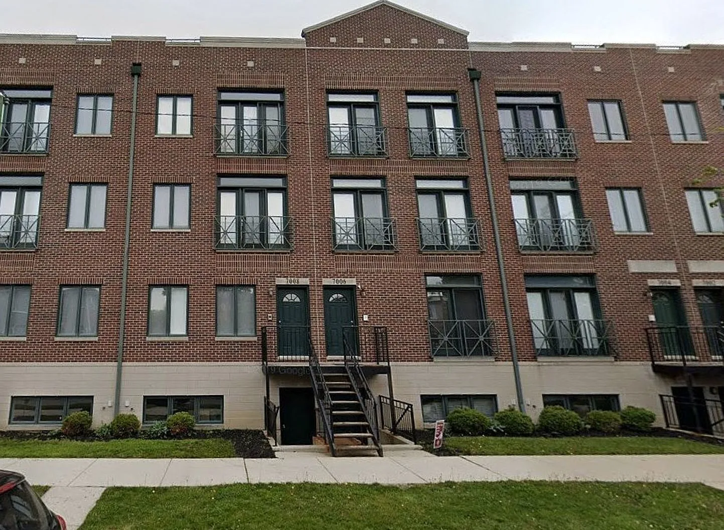 3 bed, 2.0 bath, 1900 sqft, $3,000 — Photo 2