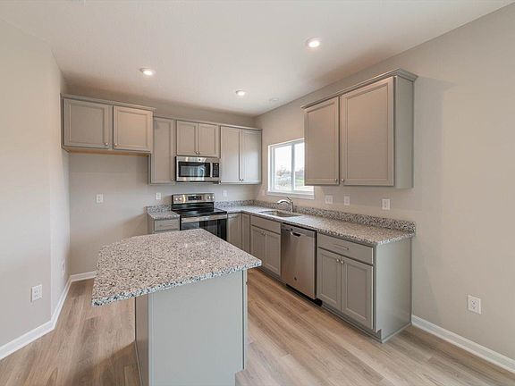 4th image of 1617 Cherry Blossom Dr