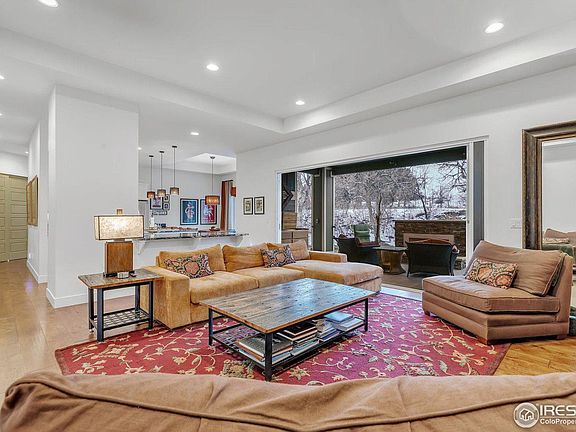 4th image of 747 Deer Meadow Dr