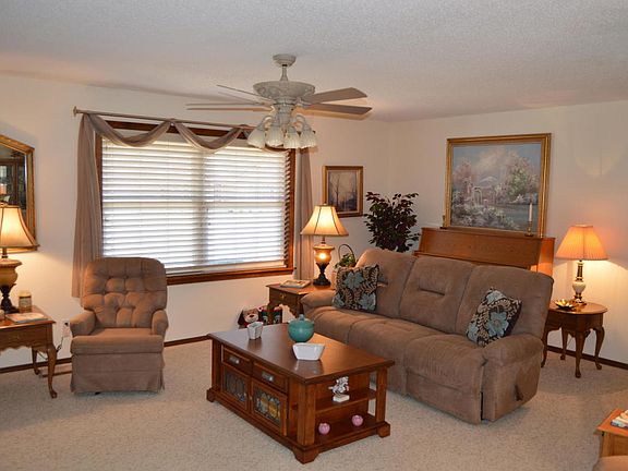 2nd image of 12 Northwoods Dr