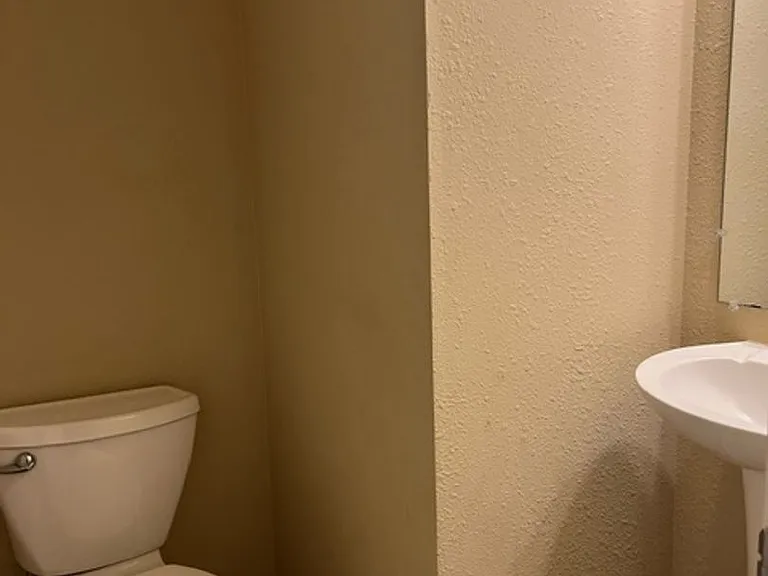 101 Amazon Dr — Photo 9