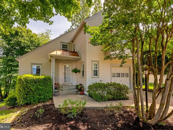 12229 Dapple Gray Ct, Woodbridge, VA 22192