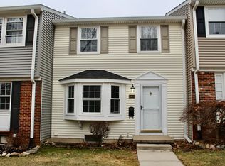 19809 Crystal Lake Dr, Northville, MI