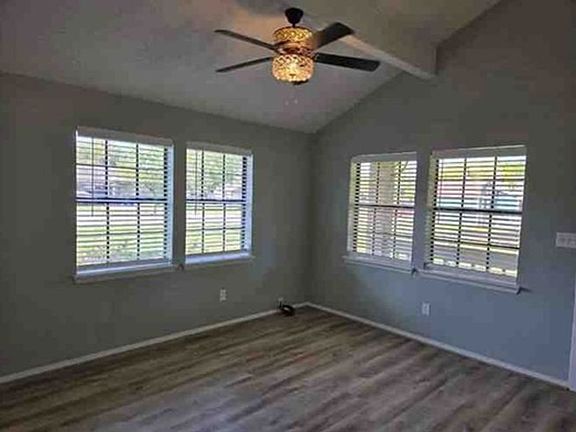 Additional Living Room