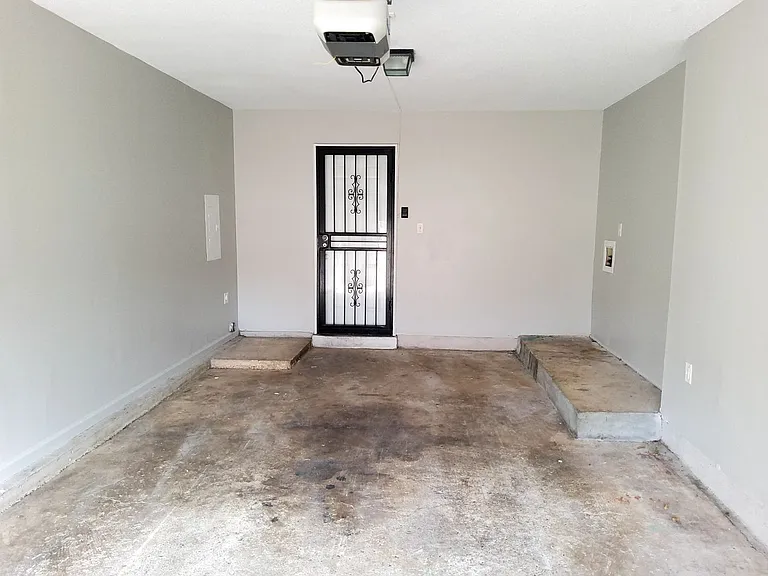 3760 Saint Elmo Ave — Photo 7