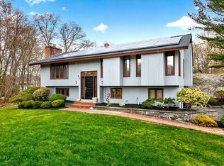 814 Sharps Lot Rd, Swansea, MA 02777