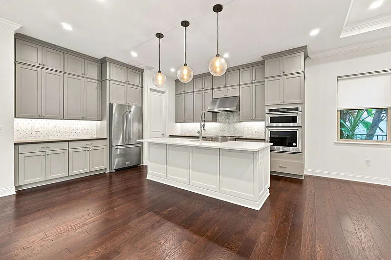 4 bed, 4.5 bath, 3375 sqft, $6,899 — Photo 2