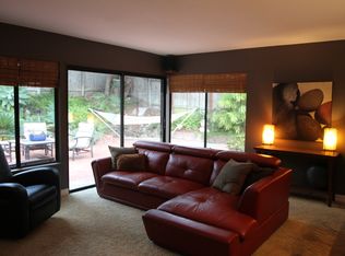 239 N Willowspring Dr, Encinitas, CA 92024