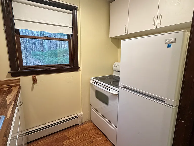 8 Brook Ln #2 — Photo 4
